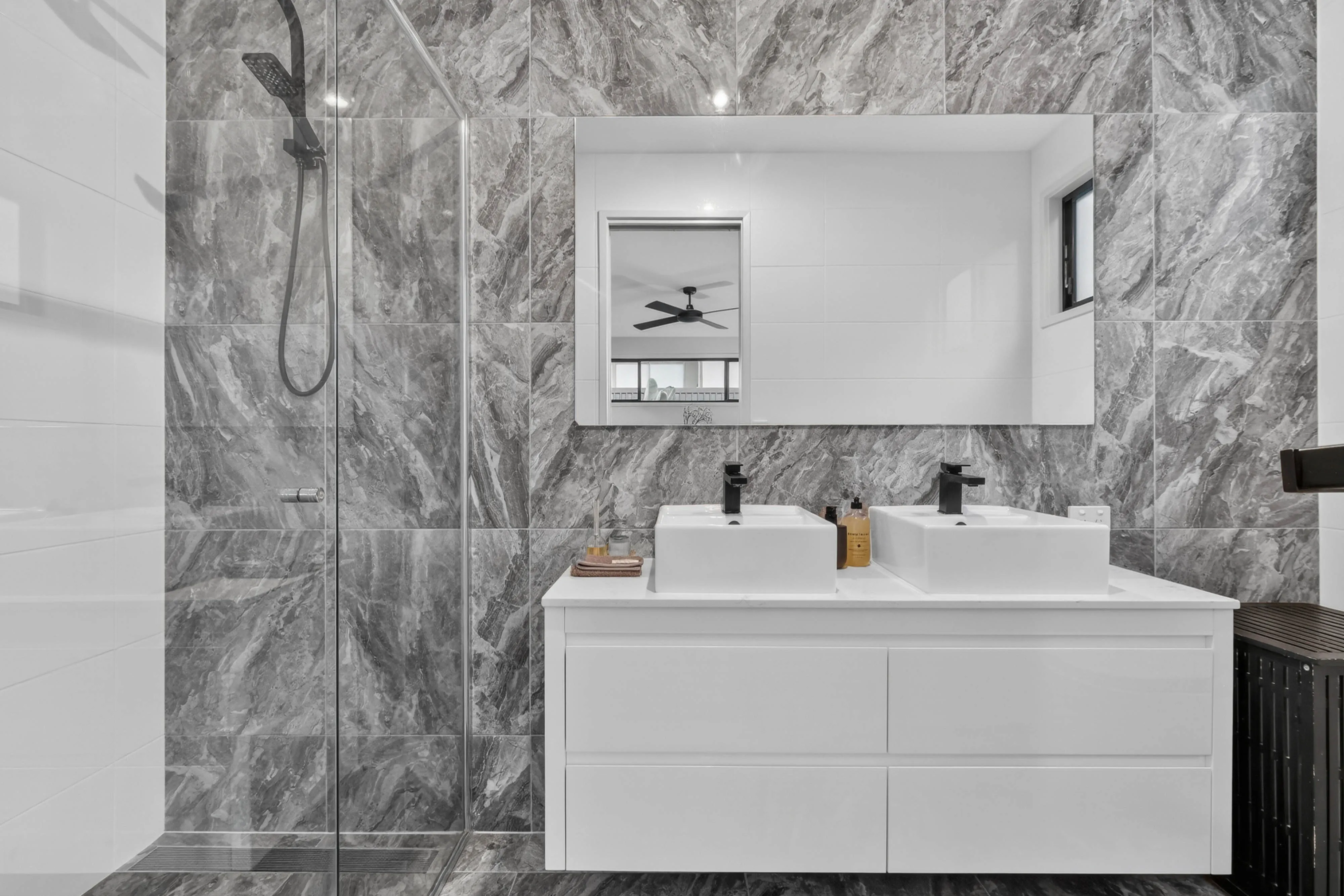 2/62 Jamieson Street, Bulimba — interior view 10